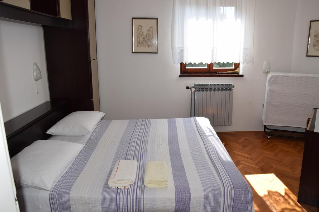 Apartment Marija With Terrace Brsec Exterior photo